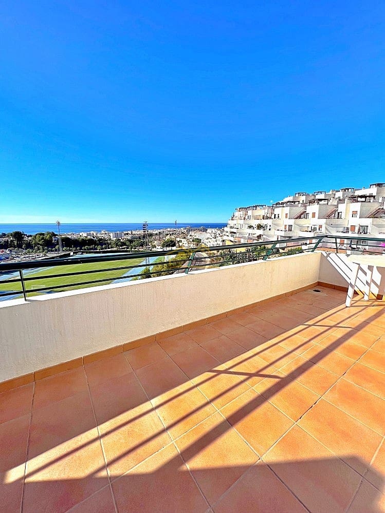1 soveværelse Penthouse til leje i Nerja med swimmingpool garage - € 1.200 (Ref: 7506508)
