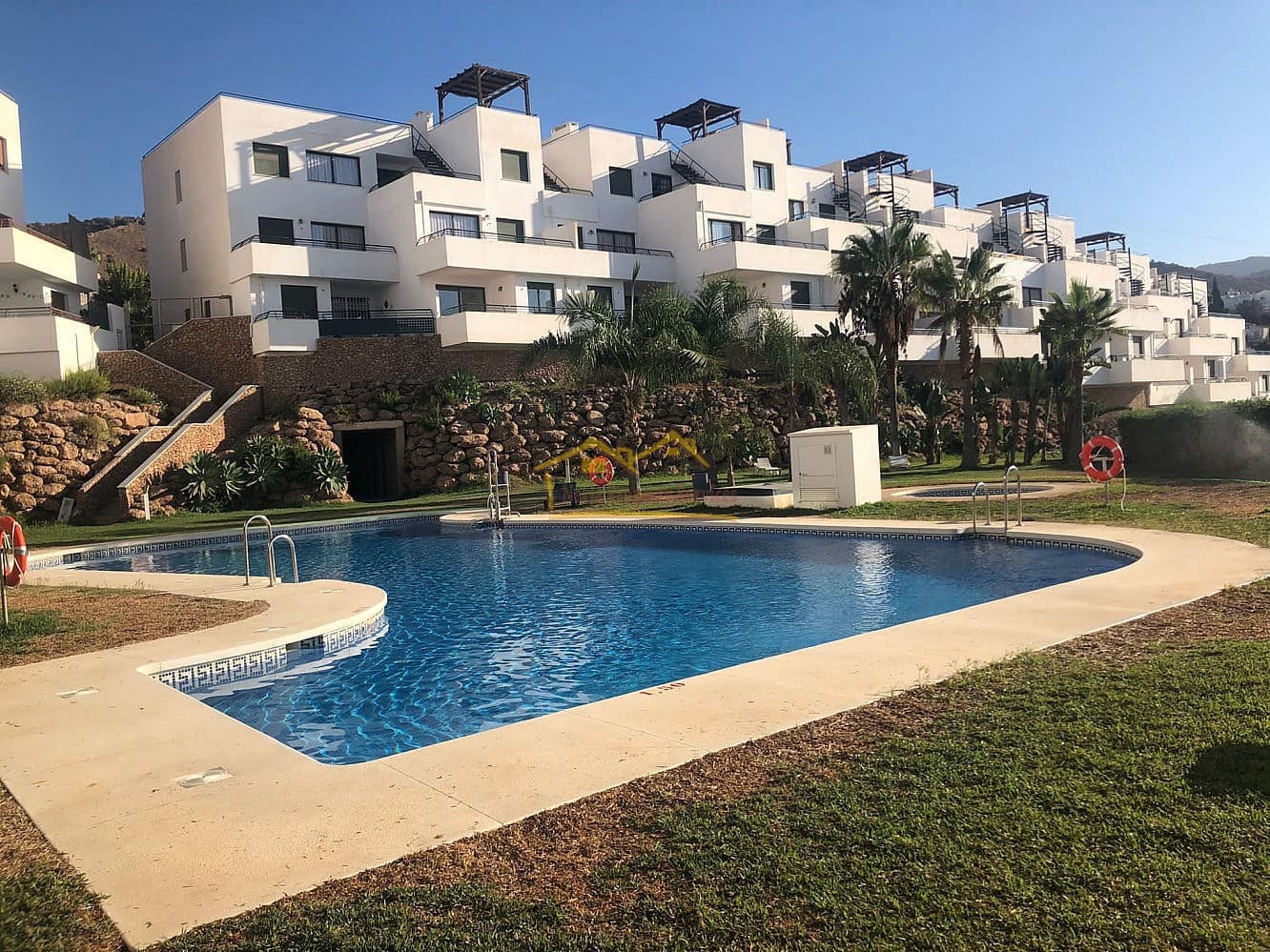 1 soveværelse Penthouse til leje i Nerja med swimmingpool garage - € 1.200 (Ref: 7506508)