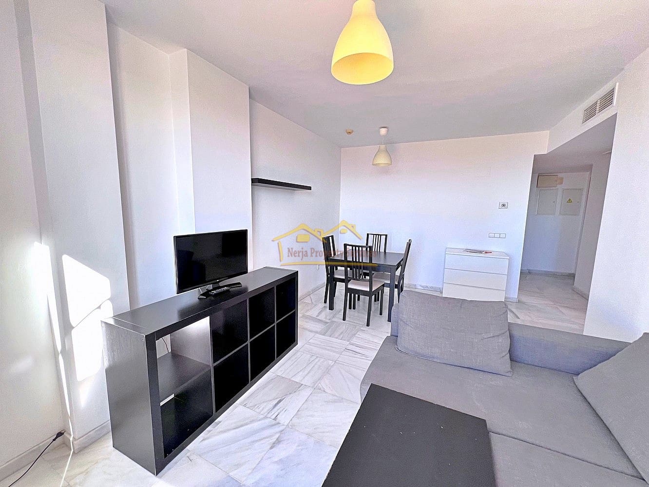 1 soveværelse Penthouse til leje i Nerja med swimmingpool garage - € 1.200 (Ref: 7506508)