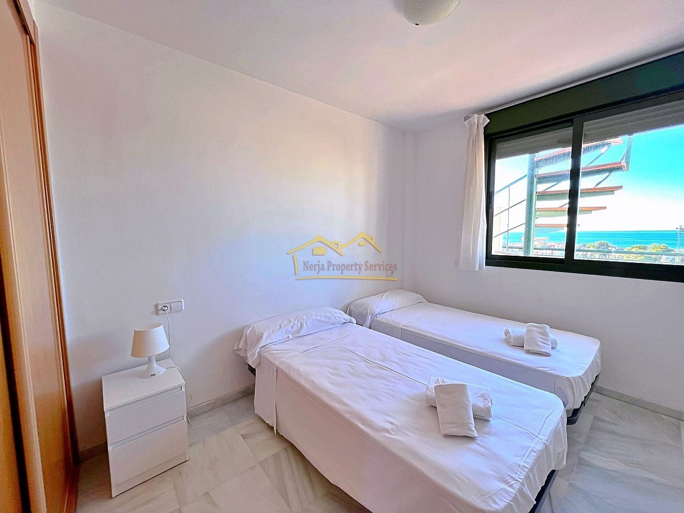 1 soveværelse Penthouse til leje i Nerja med swimmingpool garage - € 1.200 (Ref: 7506508)