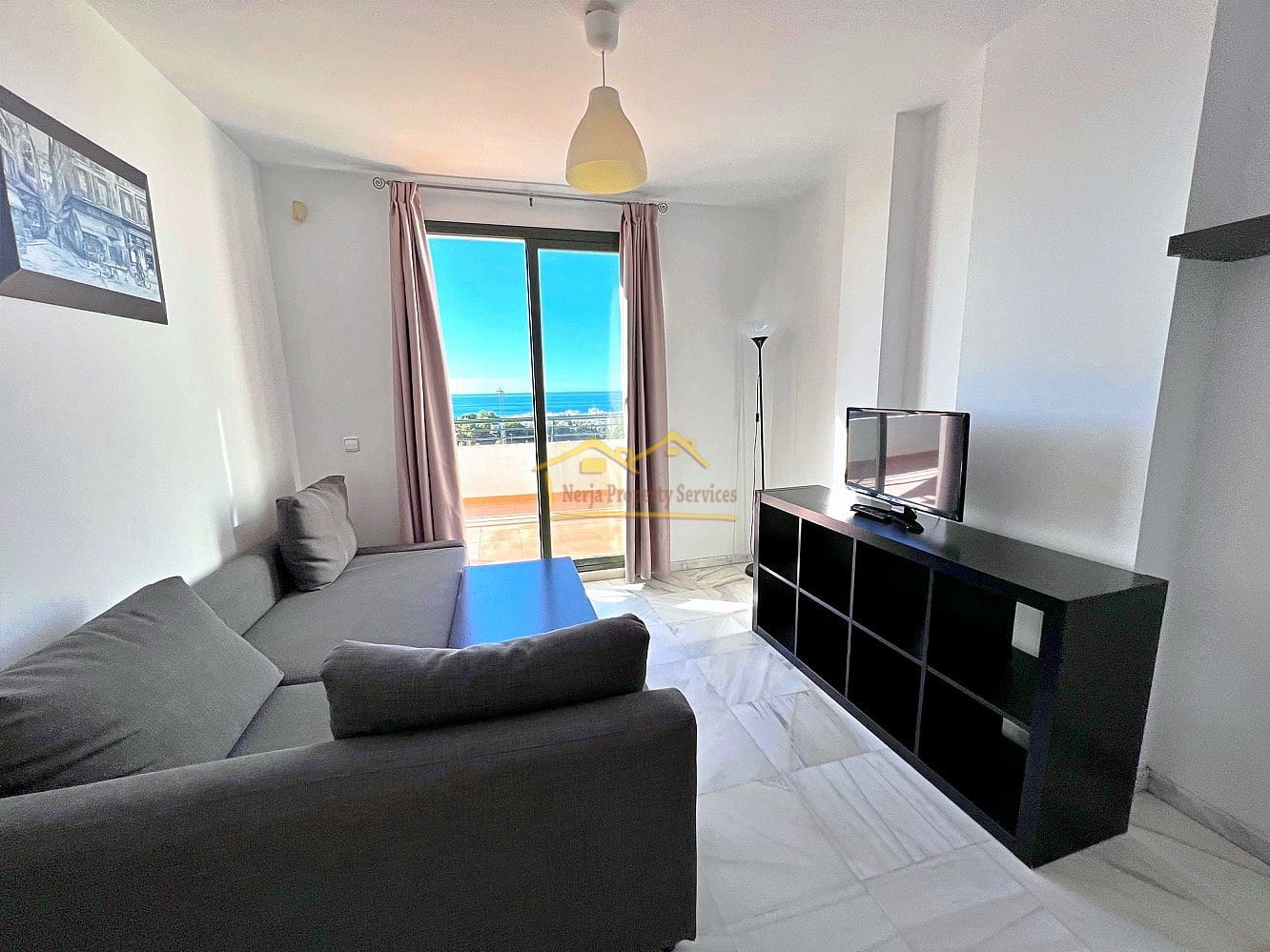 1 soveværelse Penthouse til leje i Nerja med swimmingpool garage - € 1.200 (Ref: 7506508)