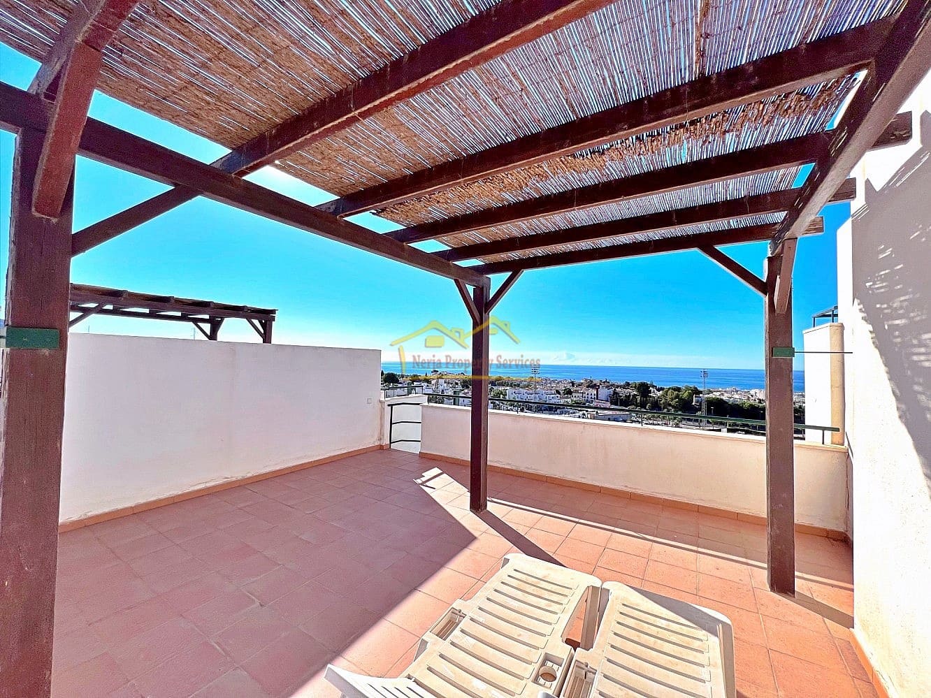 1 soveværelse Penthouse til leje i Nerja med swimmingpool garage - € 1.200 (Ref: 7506508)