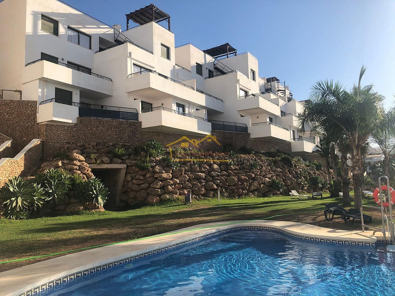 1 soveværelse Penthouse til leje i Nerja med swimmingpool garage - € 1.200 (Ref: 7506508)