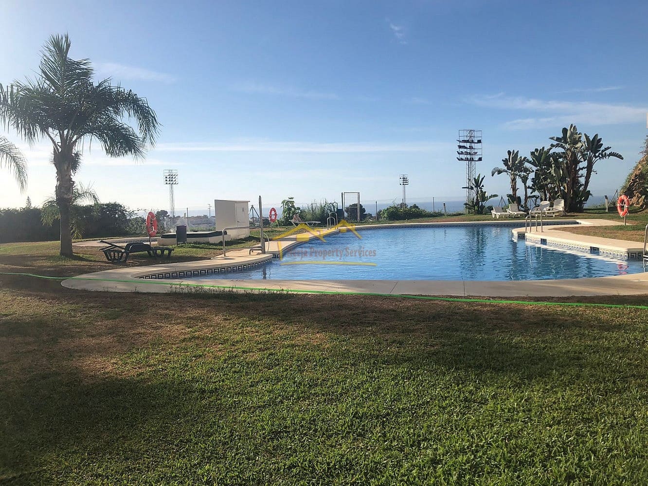 1 soveværelse Penthouse til leje i Nerja med swimmingpool garage - € 1.200 (Ref: 7506508)