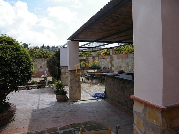 3 soverom Villa til leie i Nerja med svømmebasseng garasje - € 2 000 (Ref: 7506512)