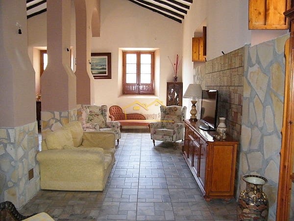 3 soverom Villa til leie i Centro, Nerja med svømmebasseng garasje - € 2 000 (Ref: 7506512)