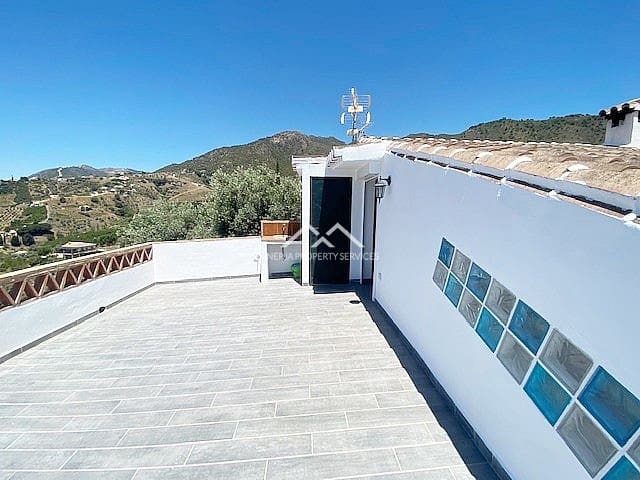 3 soverom Villa til leie i Frigiliana med svømmebasseng garasje - € 1 500 (Ref: 7506514)