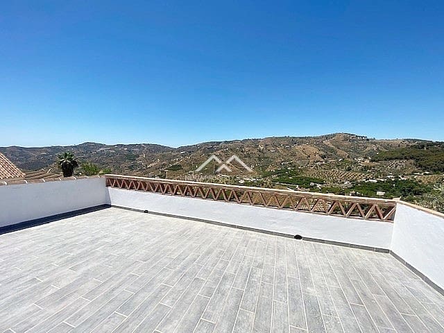3 soverom Villa til leie i Frigiliana med svømmebasseng garasje - € 1 500 (Ref: 7506514)