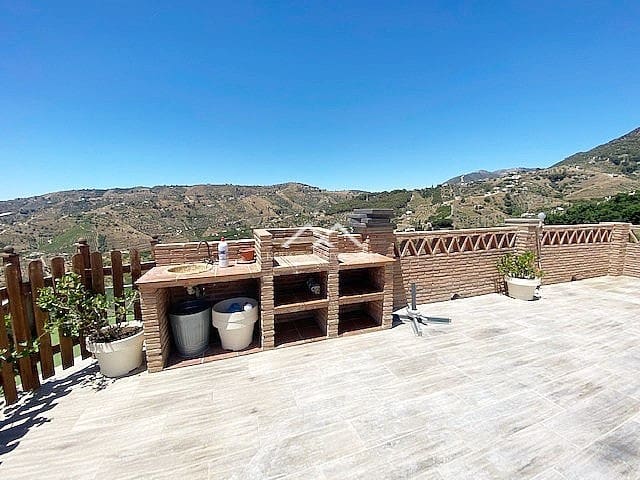 3 soverom Villa til leie i Frigiliana med svømmebasseng garasje - € 1 500 (Ref: 7506514)