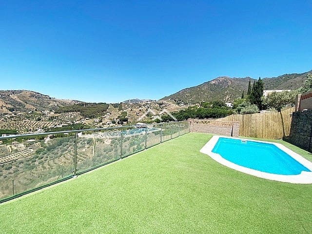 3 soverom Villa til leie i Frigiliana med svømmebasseng garasje - € 1 500 (Ref: 7506514)