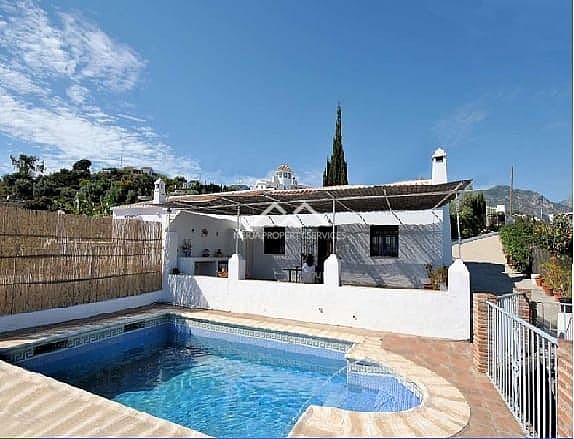 3 soveværelse Semi-Rækkehus til leje i Frigiliana med swimmingpool - € 900 (Ref: 7674081)