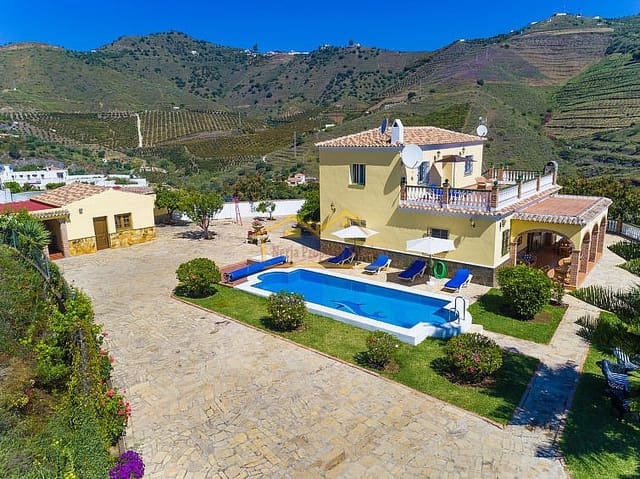 4 soverom Villa til salgs i Nerja med svømmebasseng garasje - € 850 000 (Ref: 7798238)