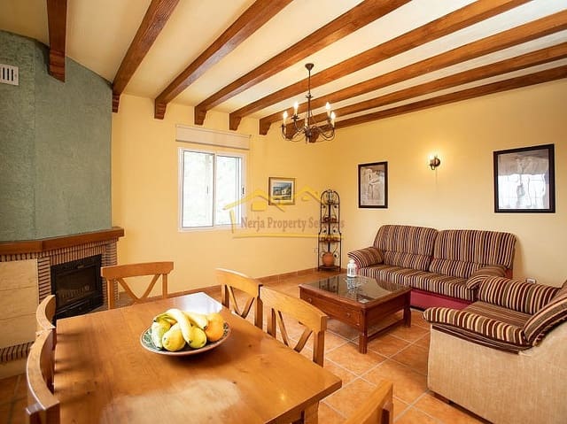 4 soveværelse Villa til salg i Centro, Nerja med swimmingpool garage - € 850.000 (Ref: 7798238)