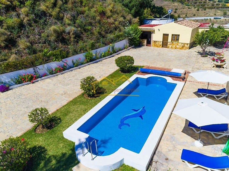 4 soveværelse Villa til salg i Nerja med swimmingpool garage - € 850.000 (Ref: 7798238)