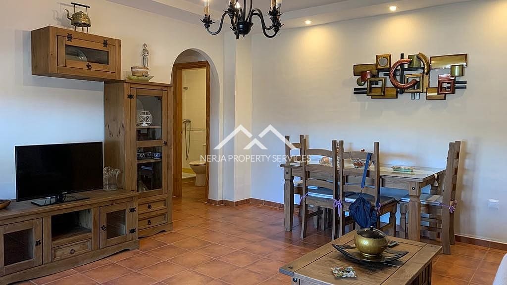 2 Zimmer Apartment zu vermieten in Frigiliana mit Pool - 900 € (Ref: 7863065)