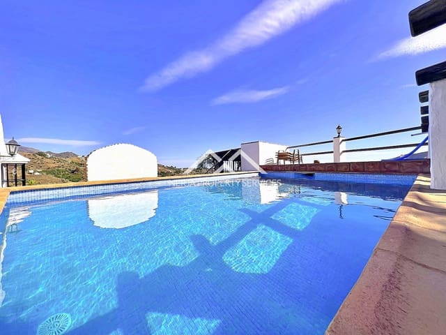 2 soverom Villa til leie i Frigiliana med svømmebasseng - € 1 200 (Ref: 7869239)