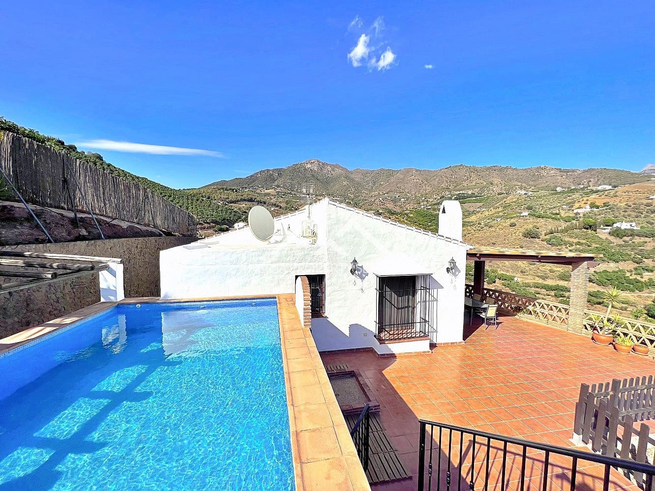 2 slaapkamer Villa te huur in Frigiliana met zwembad - € 1.200 (Ref: 7869239)