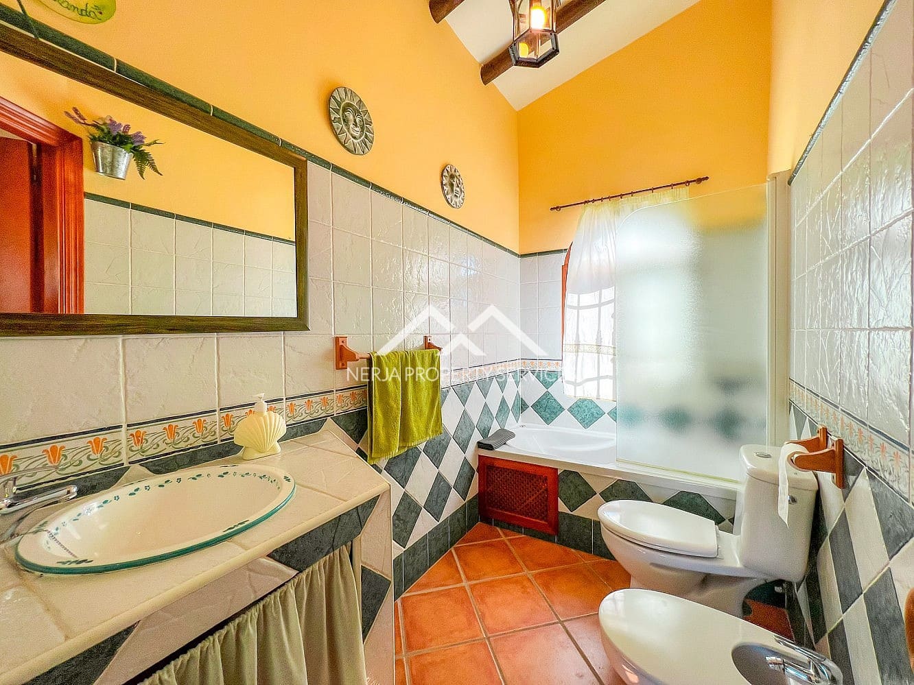 3 makuuhuone Huvila vuokrattavana paikassa Frigiliana mukana uima-altaan 
autotalli - 1 600 € (Ref: 7882316)