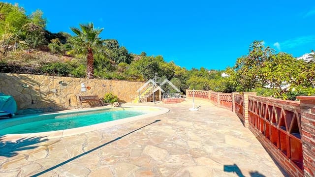 3 soveværelse Villa til leje i Frigiliana med swimmingpool garage - € 1.600 (Ref: 7882316)