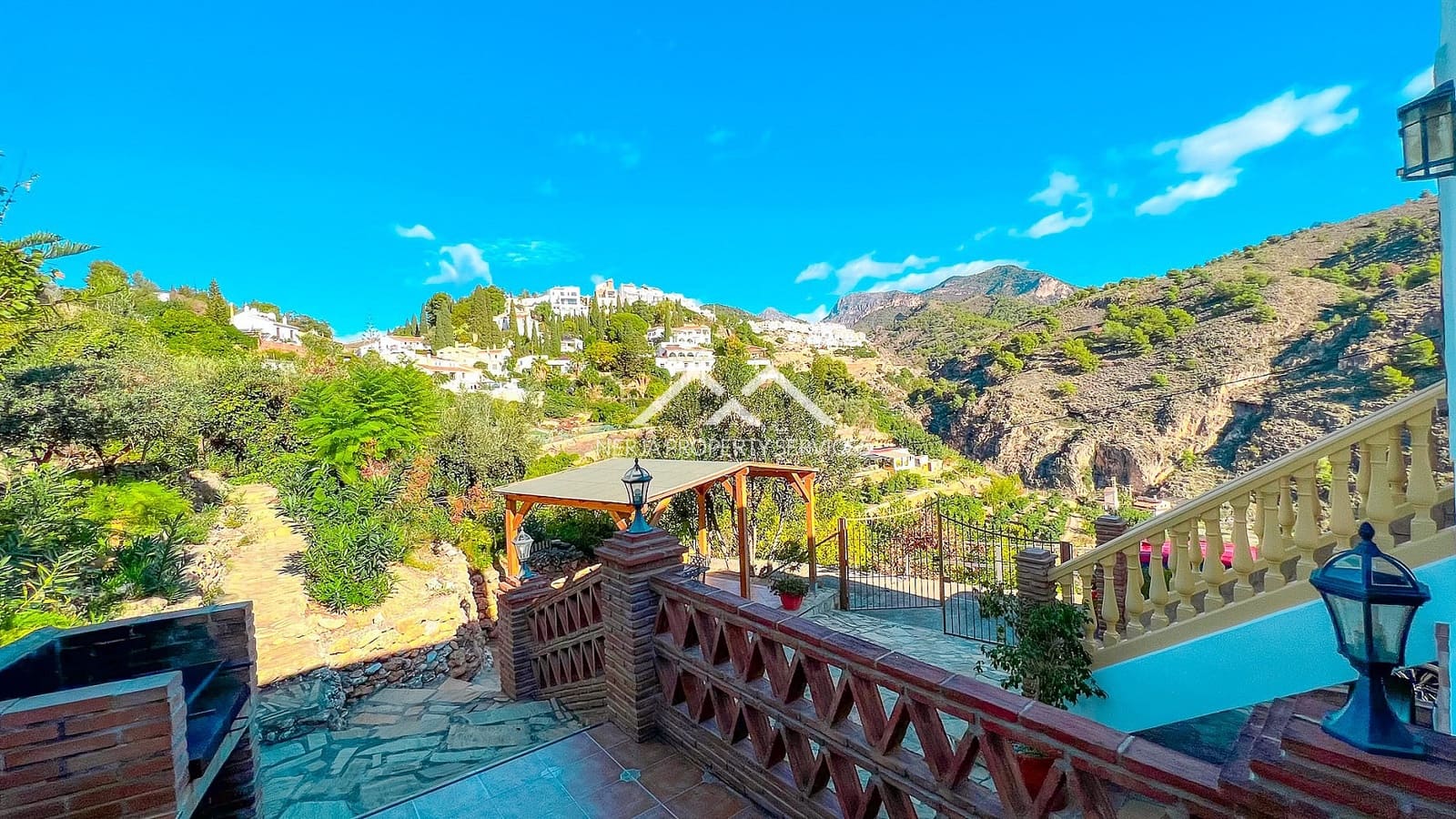 3 makuuhuone Huvila vuokrattavana paikassa Frigiliana mukana uima-altaan 
autotalli - 1 600 € (Ref: 7882316)