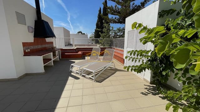 4 soverom Villa til salgs i Centro, Nerja med svømmebasseng - € 699 000 (Ref: 7921662)