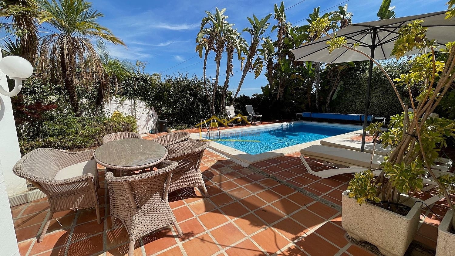 4 sypialnia Willa na sprzedaż w Nerja z basenem - 699 000 € (Ref: 7921662)