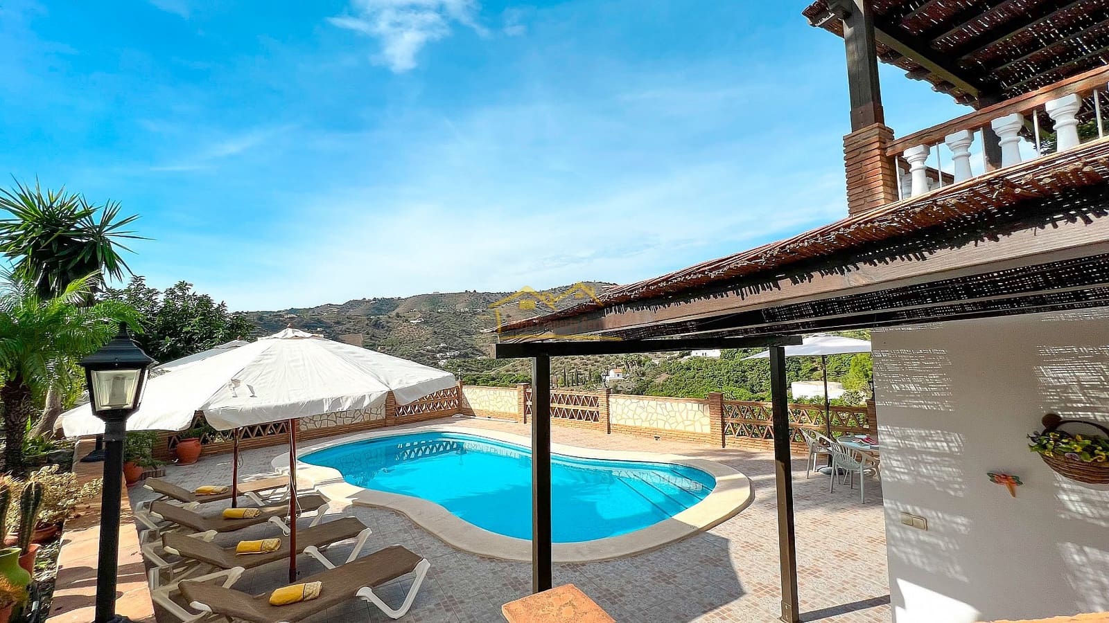 3 soveværelse Villa til salg i Frigiliana med swimmingpool garage - € 615.000 (Ref: 7927775)