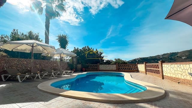 3 sovrum Villa till salu i Frigiliana med pool garage - 615 000 € (Ref: 7927775)