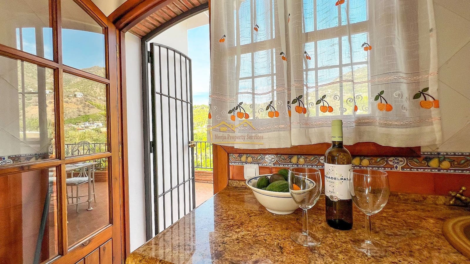 3 soveværelse Villa til salg i Frigiliana med swimmingpool garage - € 615.000 (Ref: 7927775)