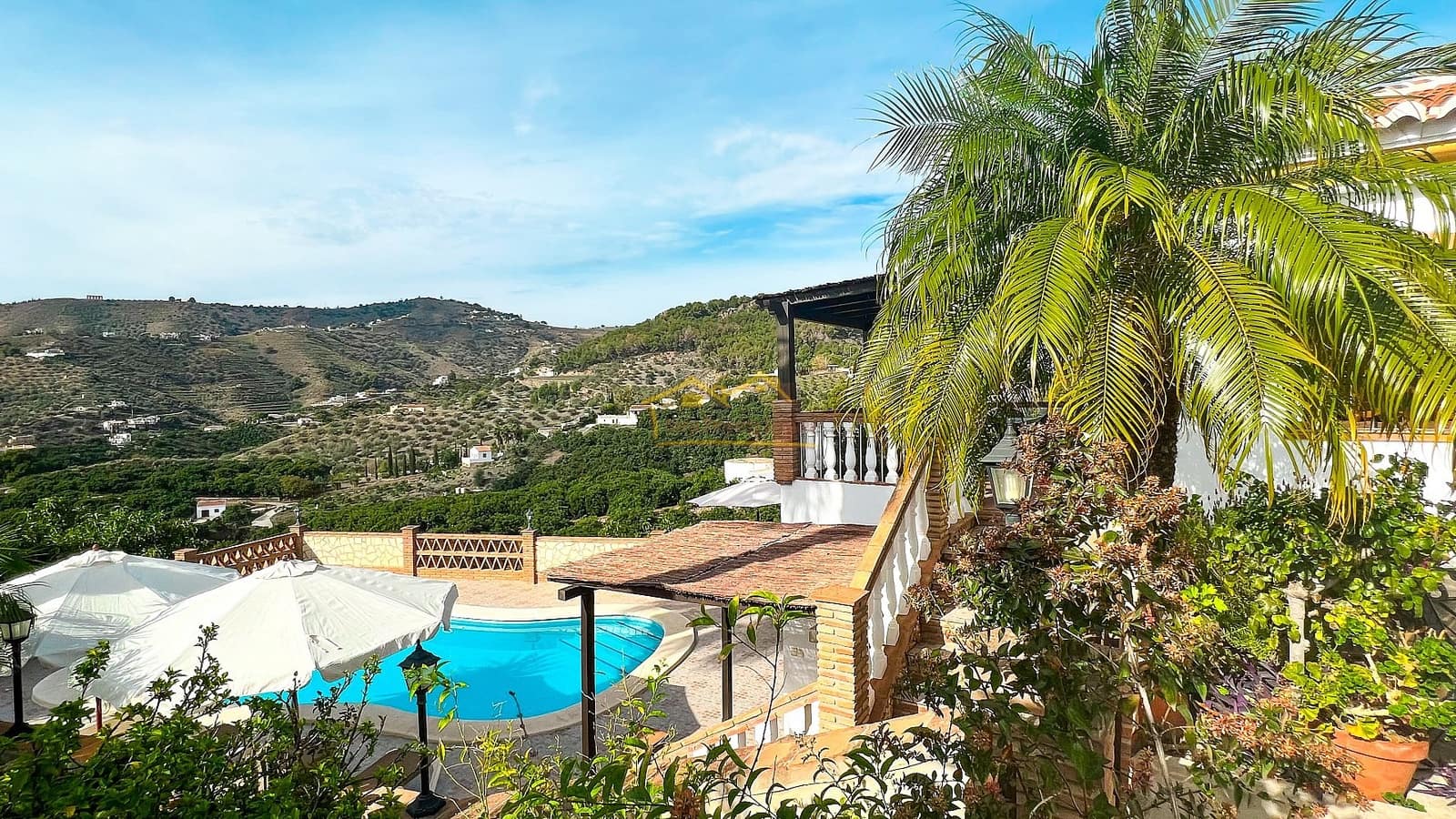3 soveværelse Villa til salg i Frigiliana med swimmingpool garage - € 615.000 (Ref: 7927775)