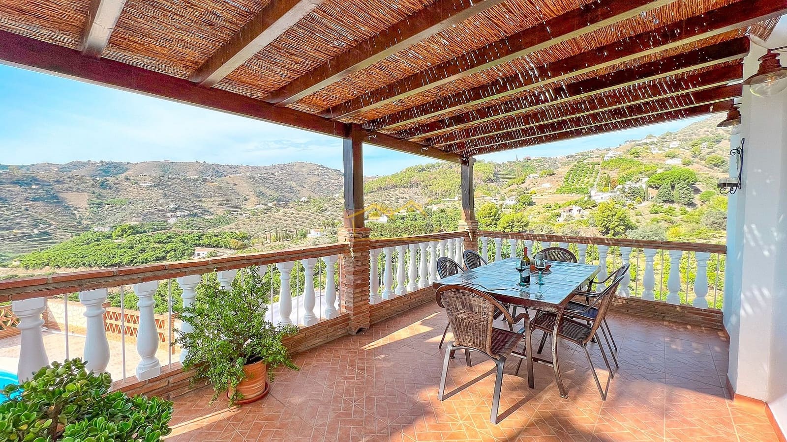 3 soveværelse Villa til salg i Frigiliana med swimmingpool garage - € 615.000 (Ref: 7927775)