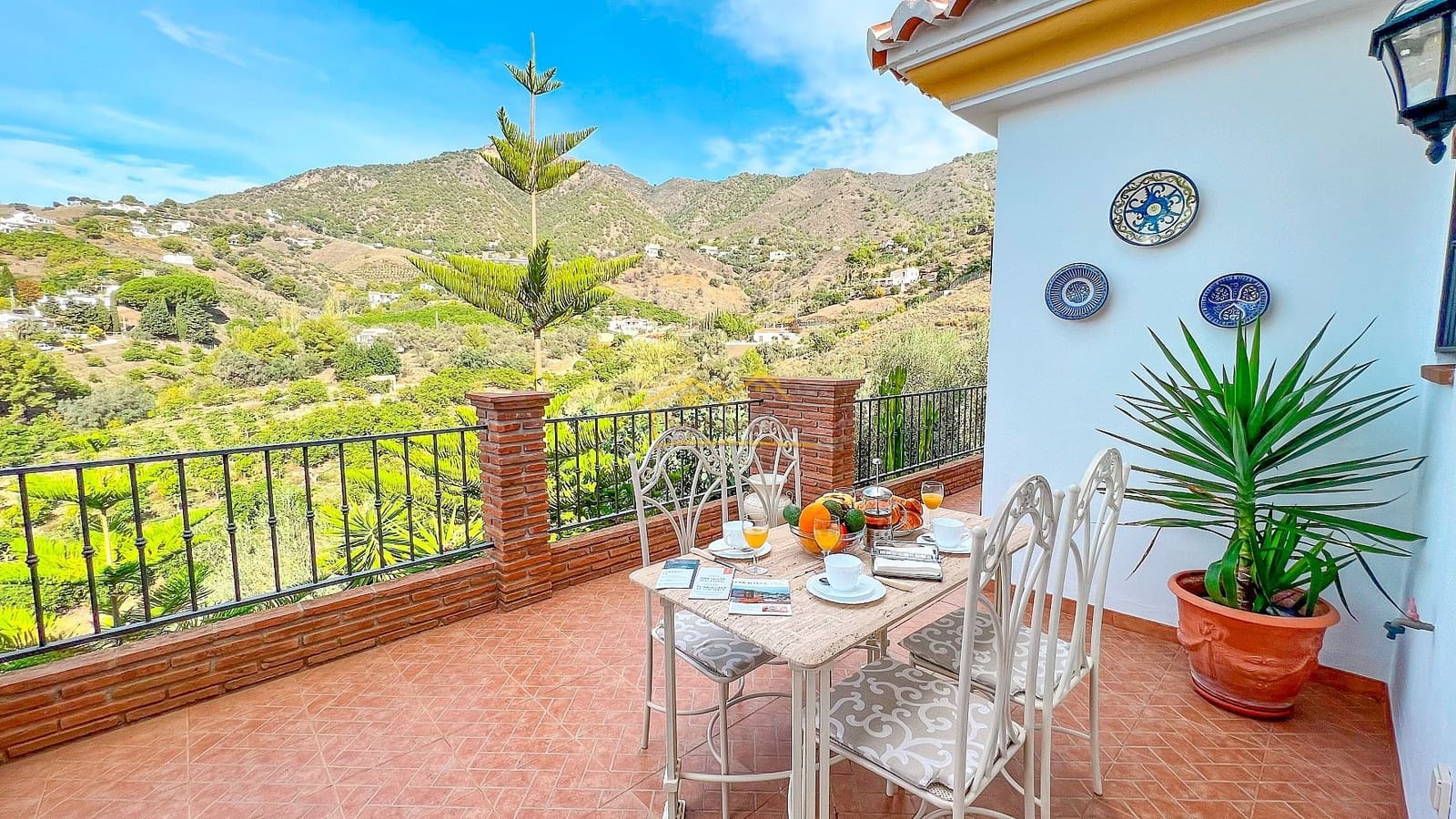 3 soveværelse Villa til salg i Frigiliana med swimmingpool garage - € 615.000 (Ref: 7927775)