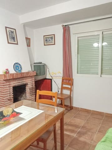 4 soveværelse Villa til salg i Jayena med garage - € 65.000 (Ref: 7963534)