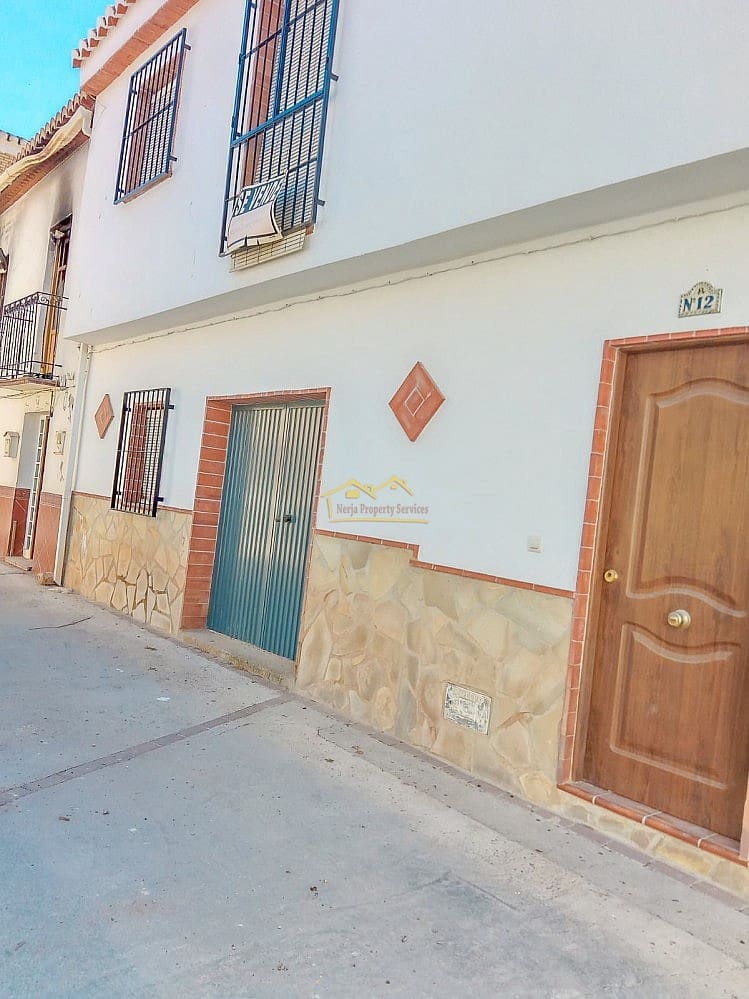 4 soveværelse Villa til salg i Jayena med garage - € 65.000 (Ref: 7963534)