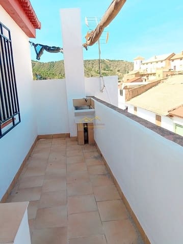 4 soveværelse Villa til salg i Jayena med garage - € 65.000 (Ref: 7963534)