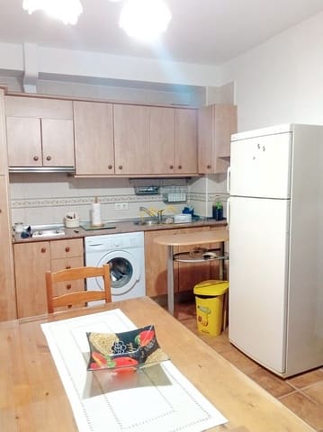 4 soveværelse Villa til salg i Jayena med garage - € 65.000 (Ref: 7963534)