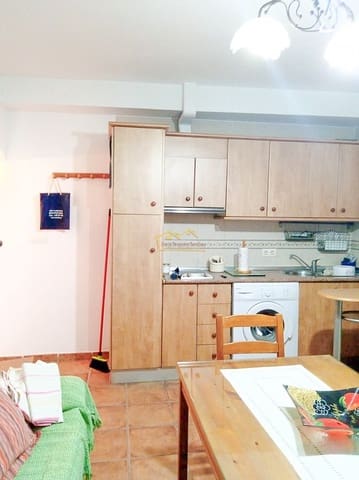 4 soveværelse Villa til salg i Jayena med garage - € 65.000 (Ref: 7963534)