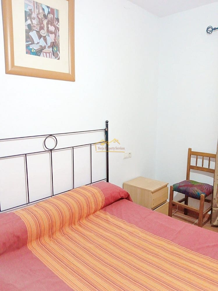 4 soveværelse Villa til salg i Jayena med garage - € 65.000 (Ref: 7963534)