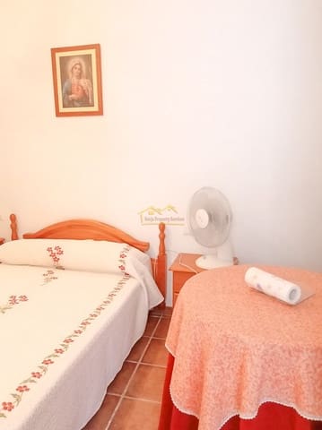 4 soveværelse Villa til salg i Jayena med garage - € 65.000 (Ref: 7963534)