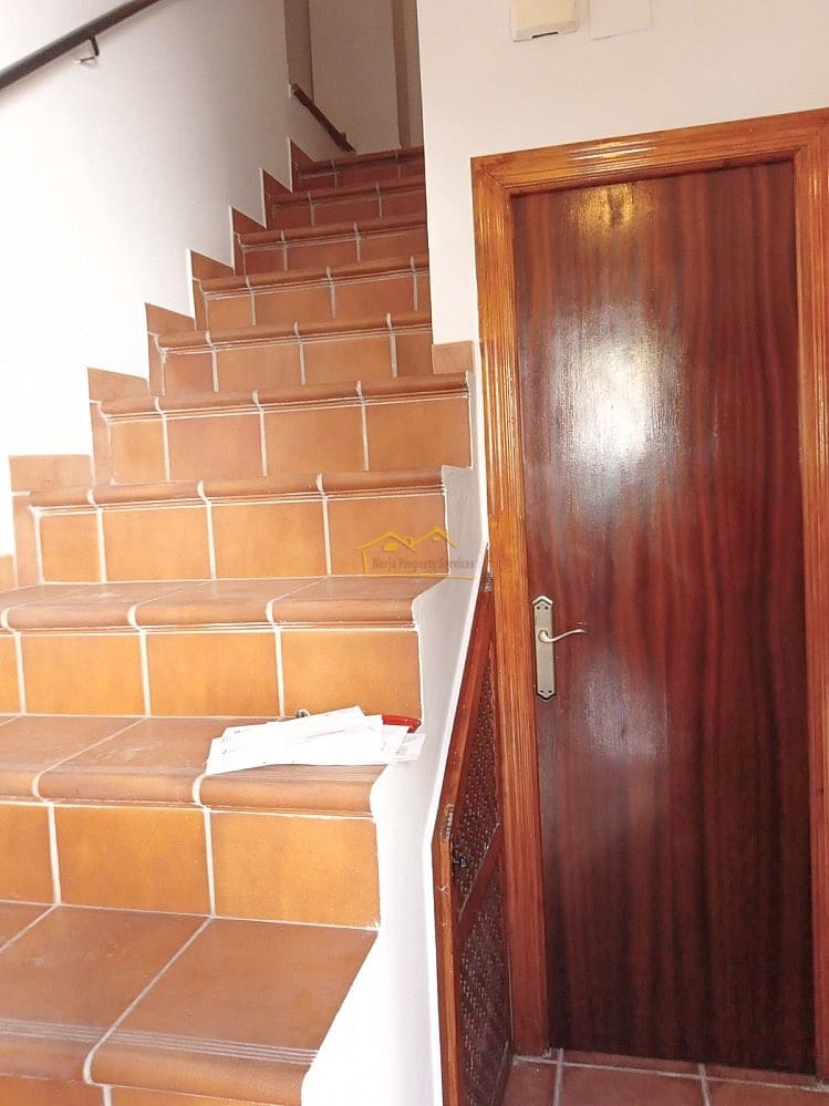 4 soveværelse Villa til salg i Jayena med garage - € 65.000 (Ref: 7963534)