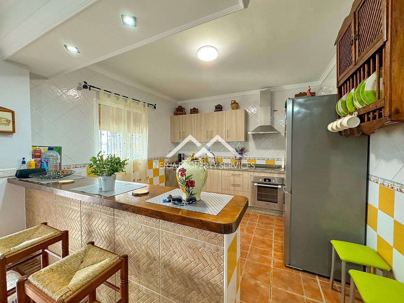 3 bedroom Villa for rent in Nerja with pool garage - € 1,850 (Ref: 8022754)