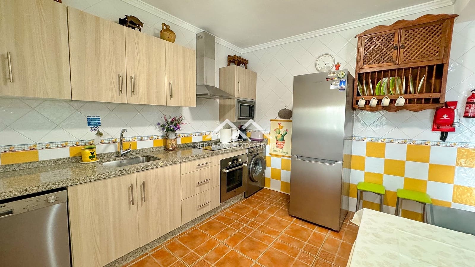 3 bedroom Villa for rent in Nerja with pool garage - € 1,850 (Ref: 8022754)