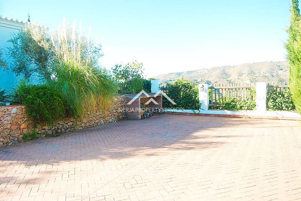 3 slaapkamer Villa te huur in Frigiliana met zwembad garage - € 1.400 (Ref: 8024916)