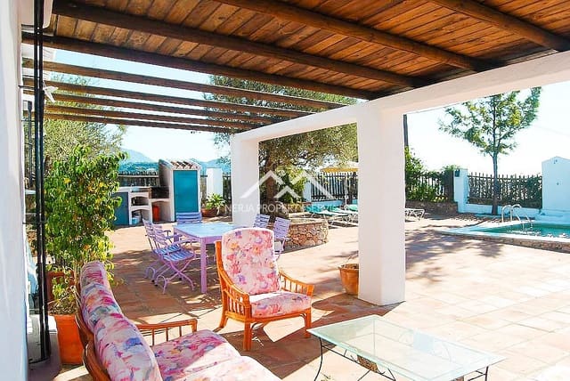 3 slaapkamer Villa te huur in Frigiliana met zwembad garage - € 1.400 (Ref: 8024916)