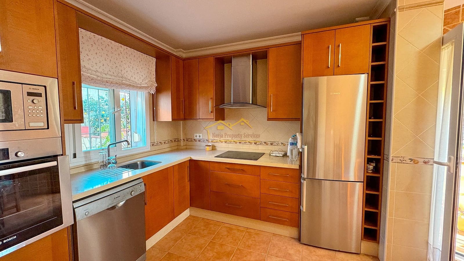 4 soverom Villa til salgs i Nerja med garasje - € 495 000 (Ref: 8083166)