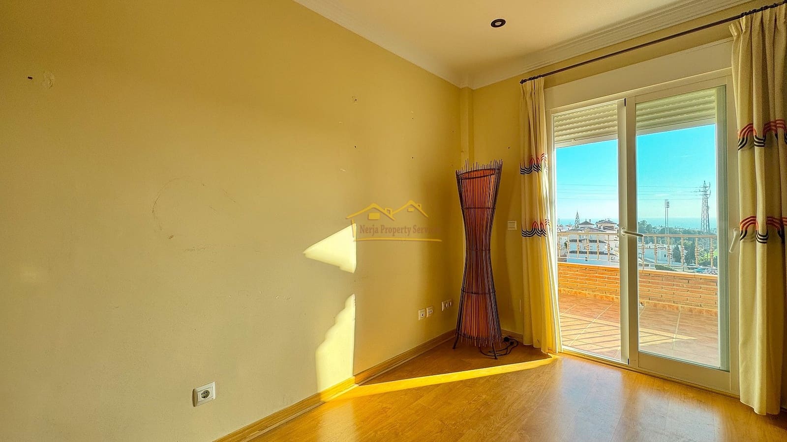 4 soverom Villa til salgs i Nerja med garasje - € 495 000 (Ref: 8083166)