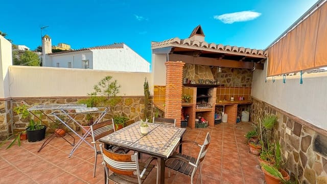 4 sovrum Villa till salu i Centro, Nerja med garage - 495 000 € (Ref: 8083166)