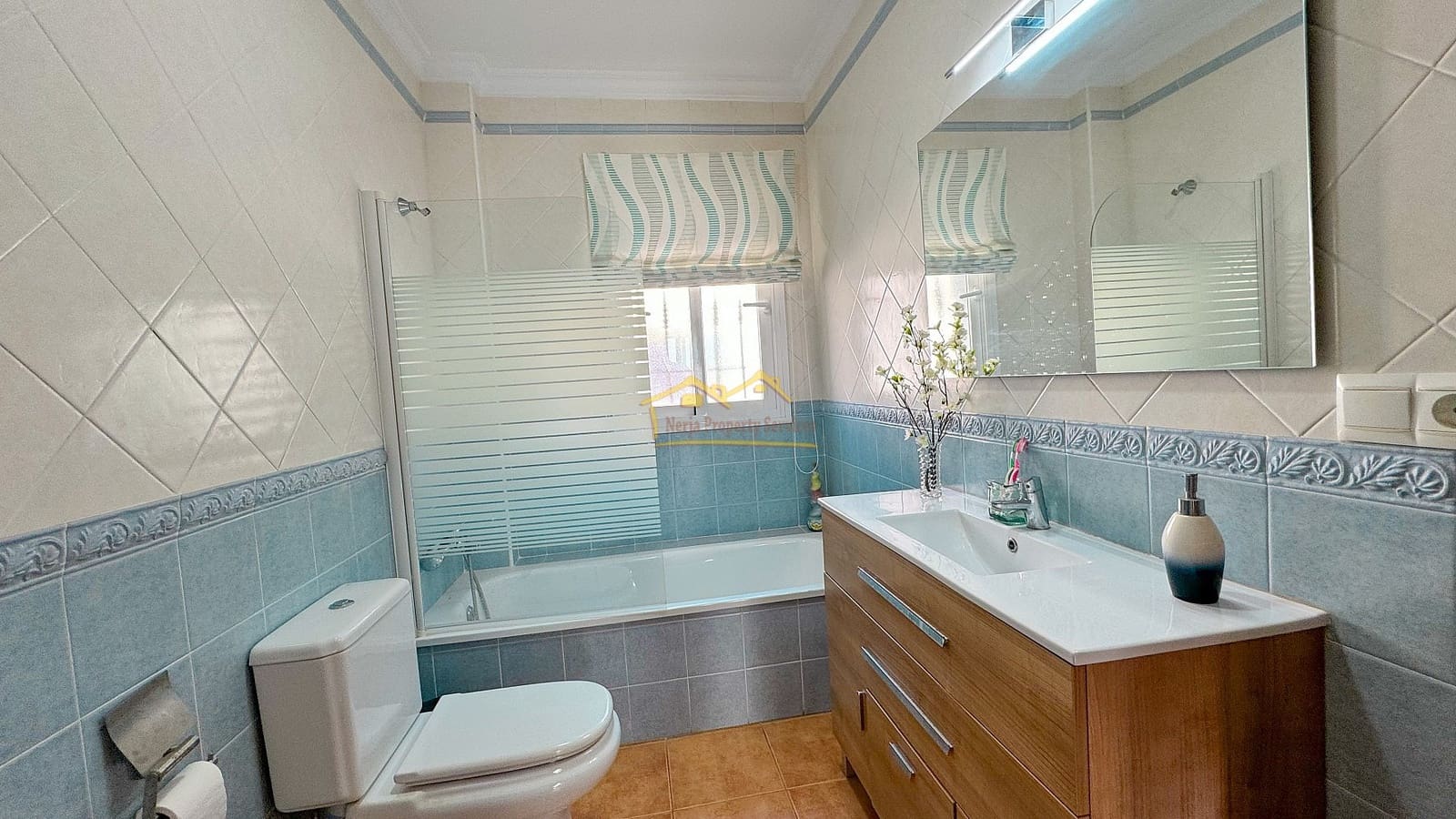 4 soverom Villa til salgs i Nerja med garasje - € 495 000 (Ref: 8083166)