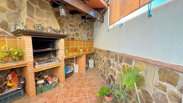 4 sovrum Villa till salu i Centro, Nerja med garage - 495 000 € (Ref: 8083166)