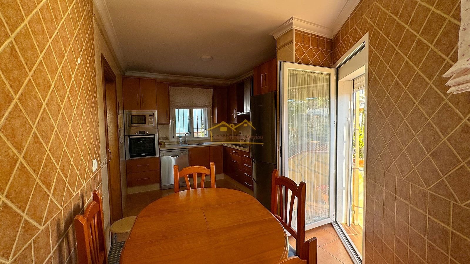 4 soverom Villa til salgs i Nerja med garasje - € 495 000 (Ref: 8083166)